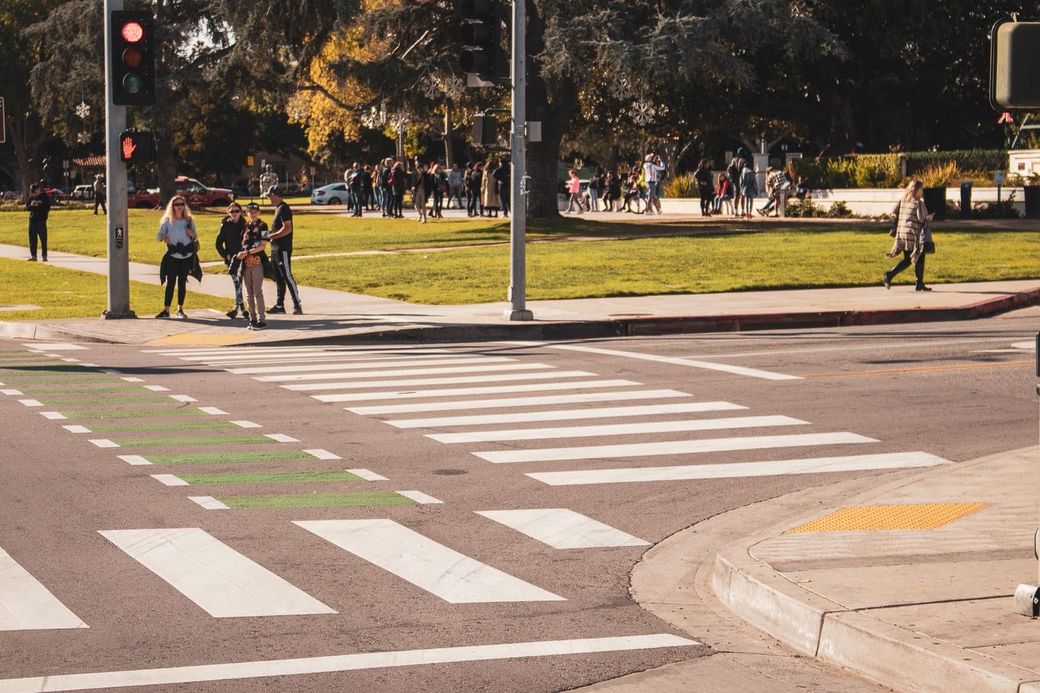 Oakland, CA – Pedestrian Hurt in Hit-&-Run Crash on San Pablo Ave