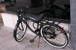 Los Angeles, CA - Bicyclist Hurt in Crash at S Figueroa St & W 11th St